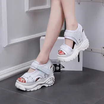 2021 dámske Kožené Sandále Jar Leto Dámy Vychádzkové Topánky Móda Bežné Vysokej Platforme Sandále Med Päty Kliny Chôdze Topánky