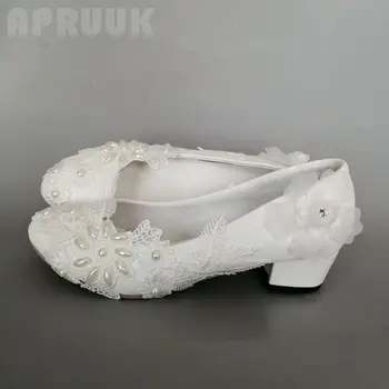 Svadobné topánky, svadobné biele čipky slonoviny perly námestie päty pohodlné dámske nevesta dievča strany večera biela prom šaty čerpadlá obuvi