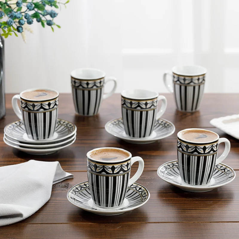 Porcelánovú Šálku Kávy Sady, 6 Osoby Espresso turecká Káva Štýlové Šálky a Tanieriky Keramické Tvorivé Hrnčeky Európskej Luxus