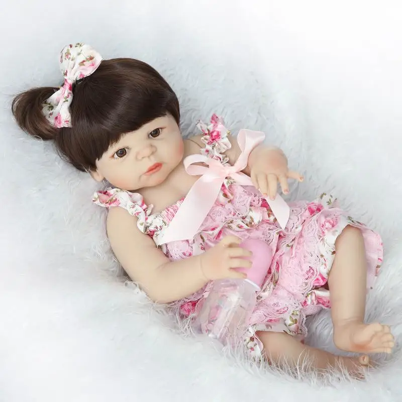 Realistický 57 CM Full Mäkké Silikónové Telo Dievča Reborn Baby Doll Hračka Ako Živý 22 Palcový Princezná Dieťa Narodeniny Darček Módne Prítomný