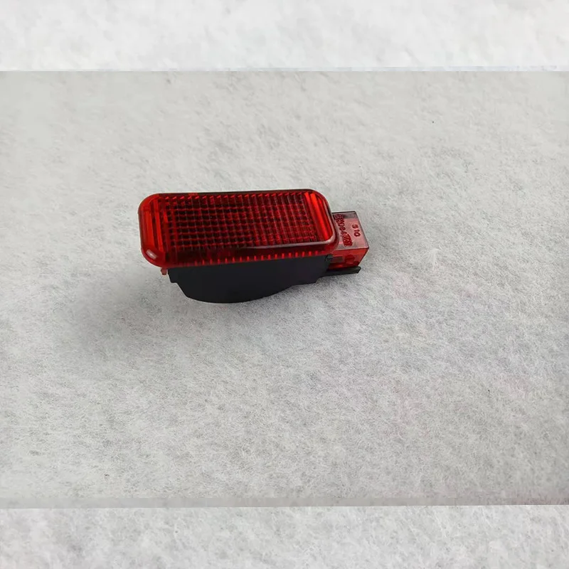 Dvere Svetlo červené Auto Výstražné Svetlo Panel Dverí 8KD947411 4FD947411 pre Audi A7 A8, Q3 Q5 TT A3, S3 A6 S6 A4 S4 R8 RS3 RS4