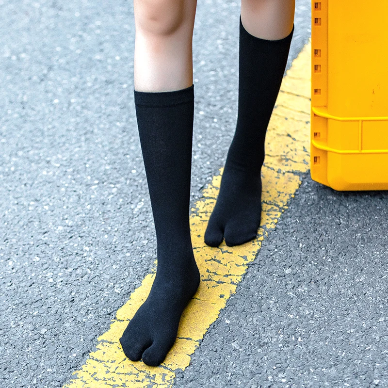 Veľkoobchod Japonské Kimono Cosplay Dievčatá Dva Prsty Socka Split Prst Ponožky Pobyt Ups, Biela A Čierna Palec Ponožky Nové 2021